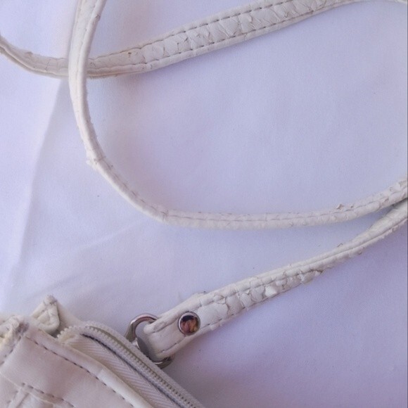 White small clutch - Picture 2 of 4